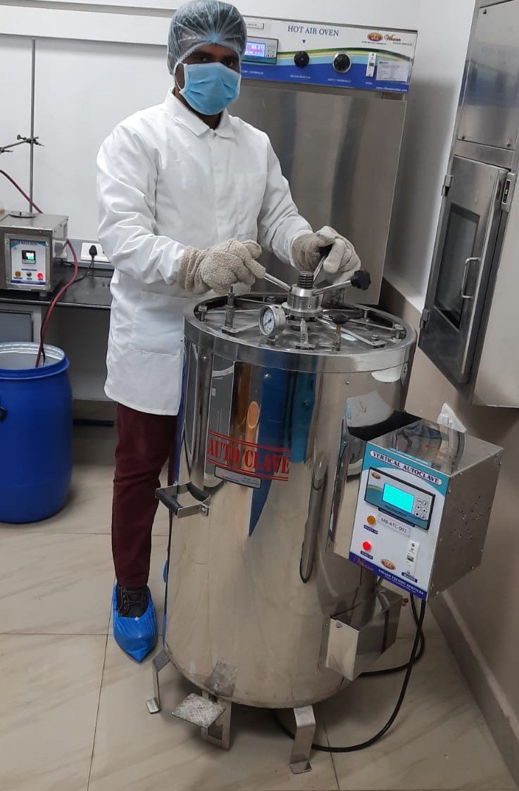 Wir haben in unserer ProduktionsstÃ¤tte ein eigenes mikrobiologisches Labor eingerichtet